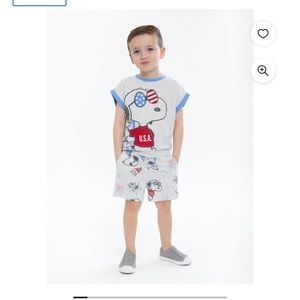 262. Peanuts Snoopy Toddler Boy Americana T-Shirt and Shorts Set.NWT